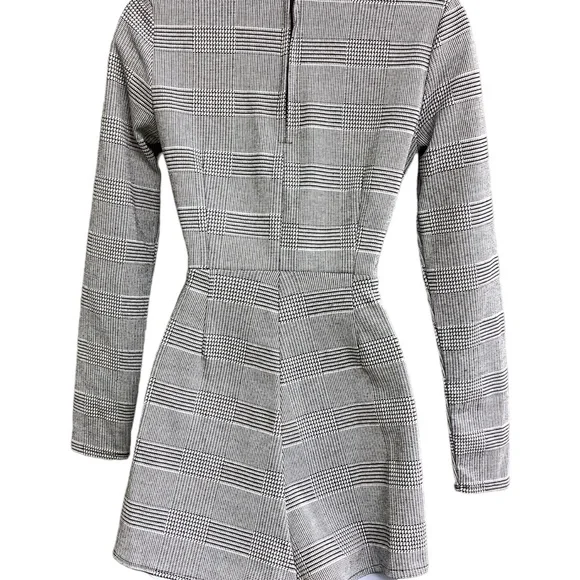 Divided Romper - Picture 2 of 5